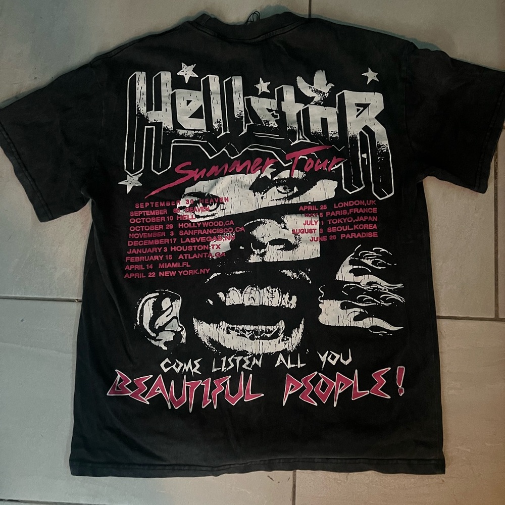 Hellstar Black Short Sleeve Tee with Bold Graphic Design